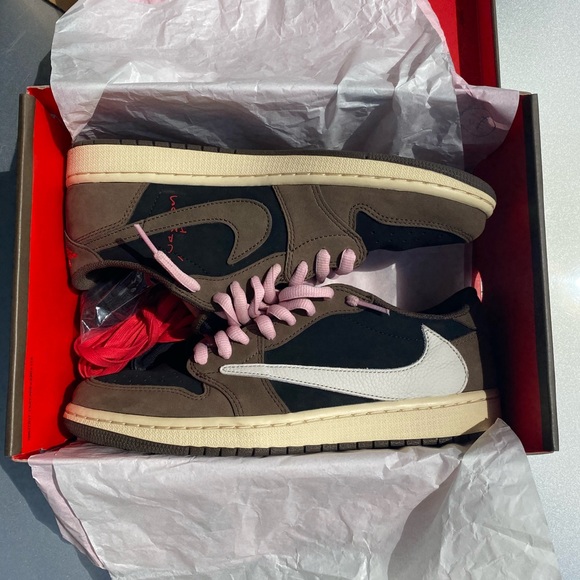 Travis Scott Jordan 1 Low - Picture 2 of 16